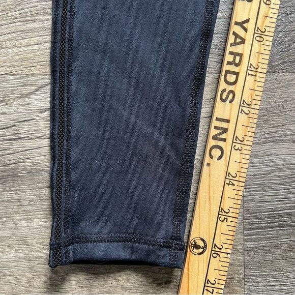 Buff Bunny Solid Black Sexy Side Seam Cropped 7/8 Leggings Women's size Small - Picture 6 of 6